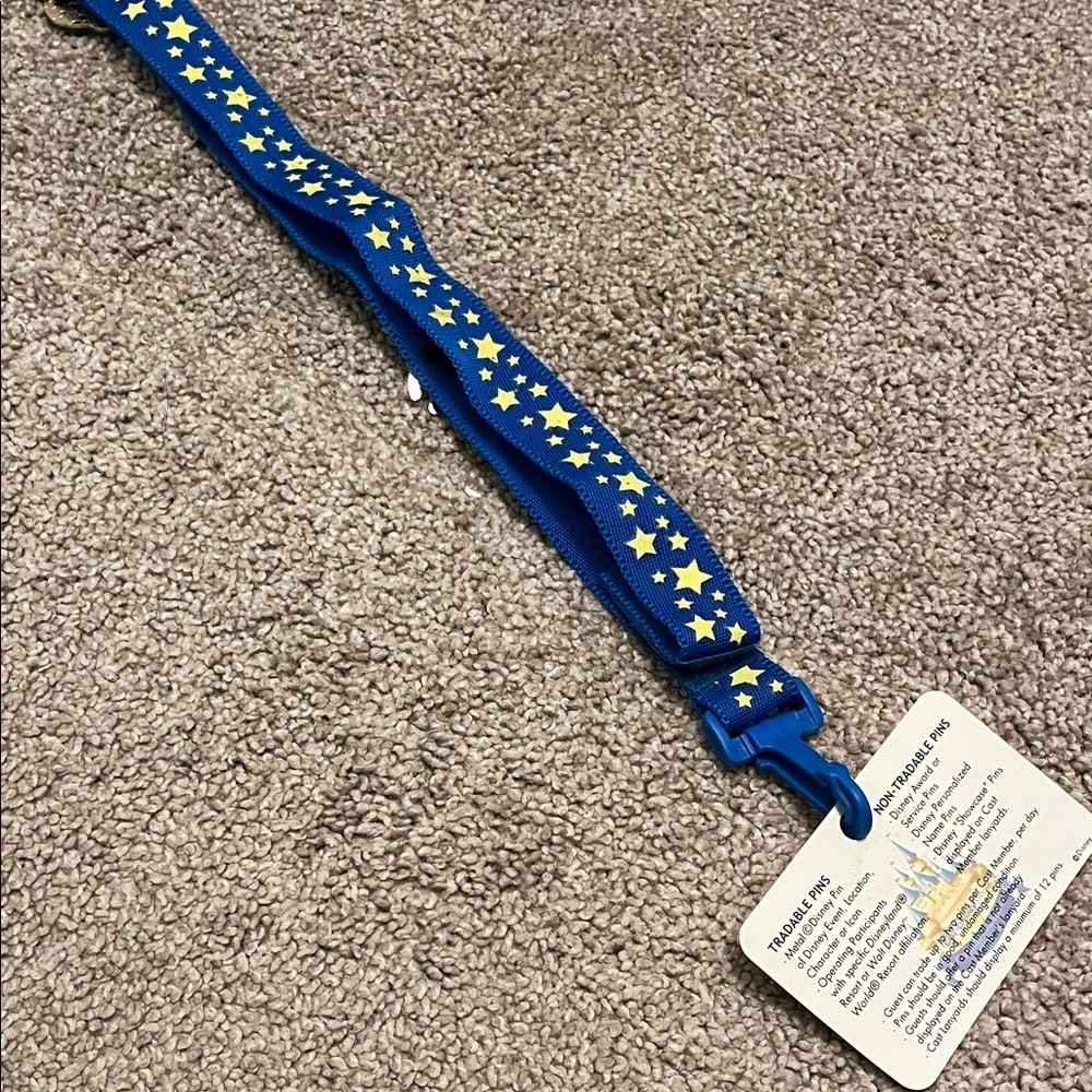Disney pins Blue Star Pattern lanyard with 2 pins - Picture 7 of 8